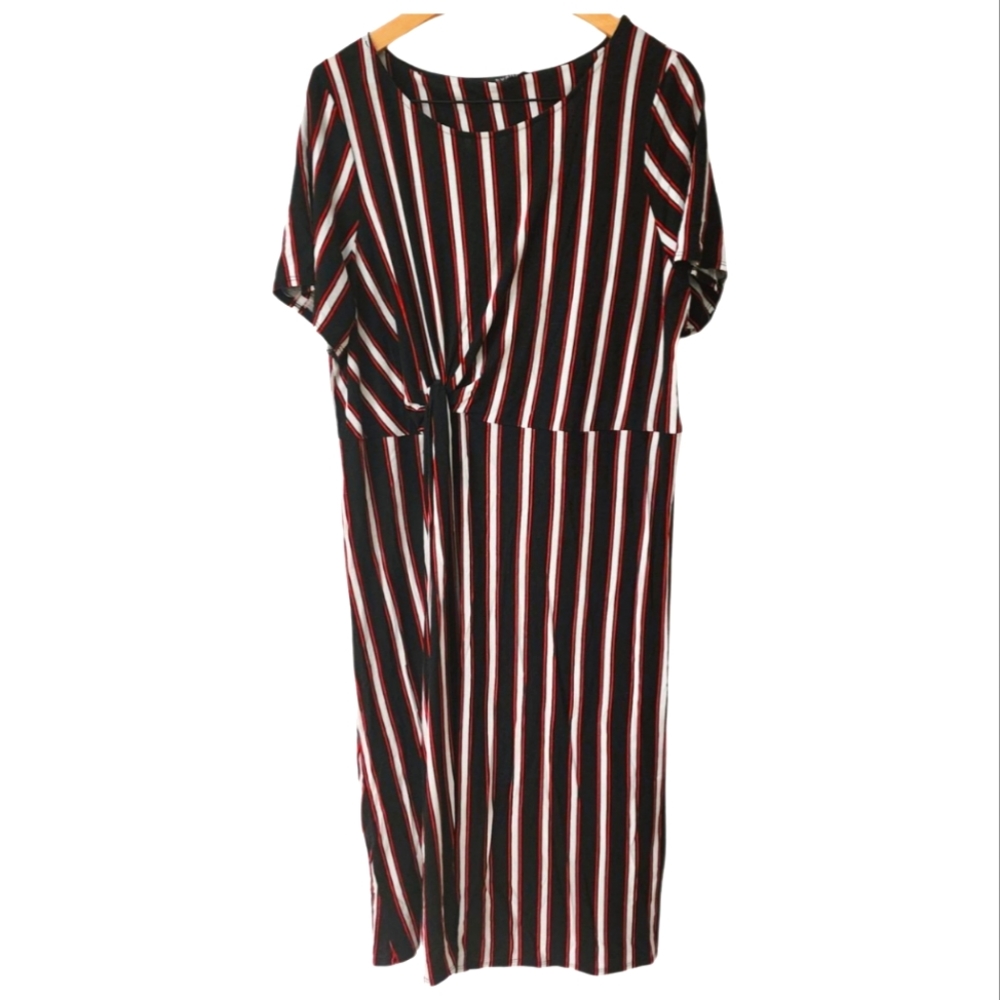 Evans Pre-loved Plus-size Striped Black/White/Red Jersey Dress. Size 18/20